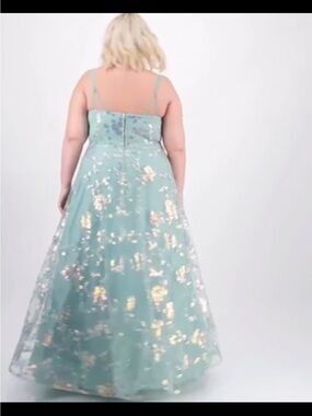 Plus Size Mint Green Sequin Floral A-Line Spaghetti Strap Wedding Dress